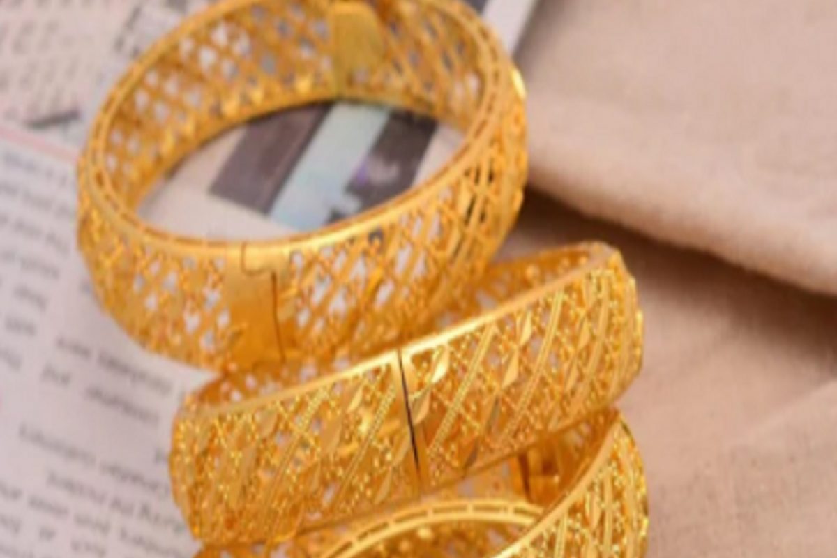 Gold Price Today: सोनंचांदी महागली की आज उतरली झळाळी? इथे तपासा लेटेस्ट भाव