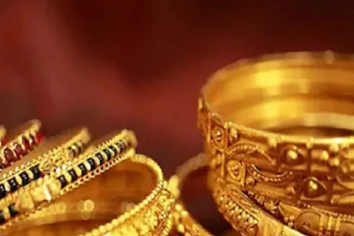 Gold Price Today: सोन्याचांदीची झळाळी उतरली, काय दराने मिळतायंत हे मौल्यवान धातू