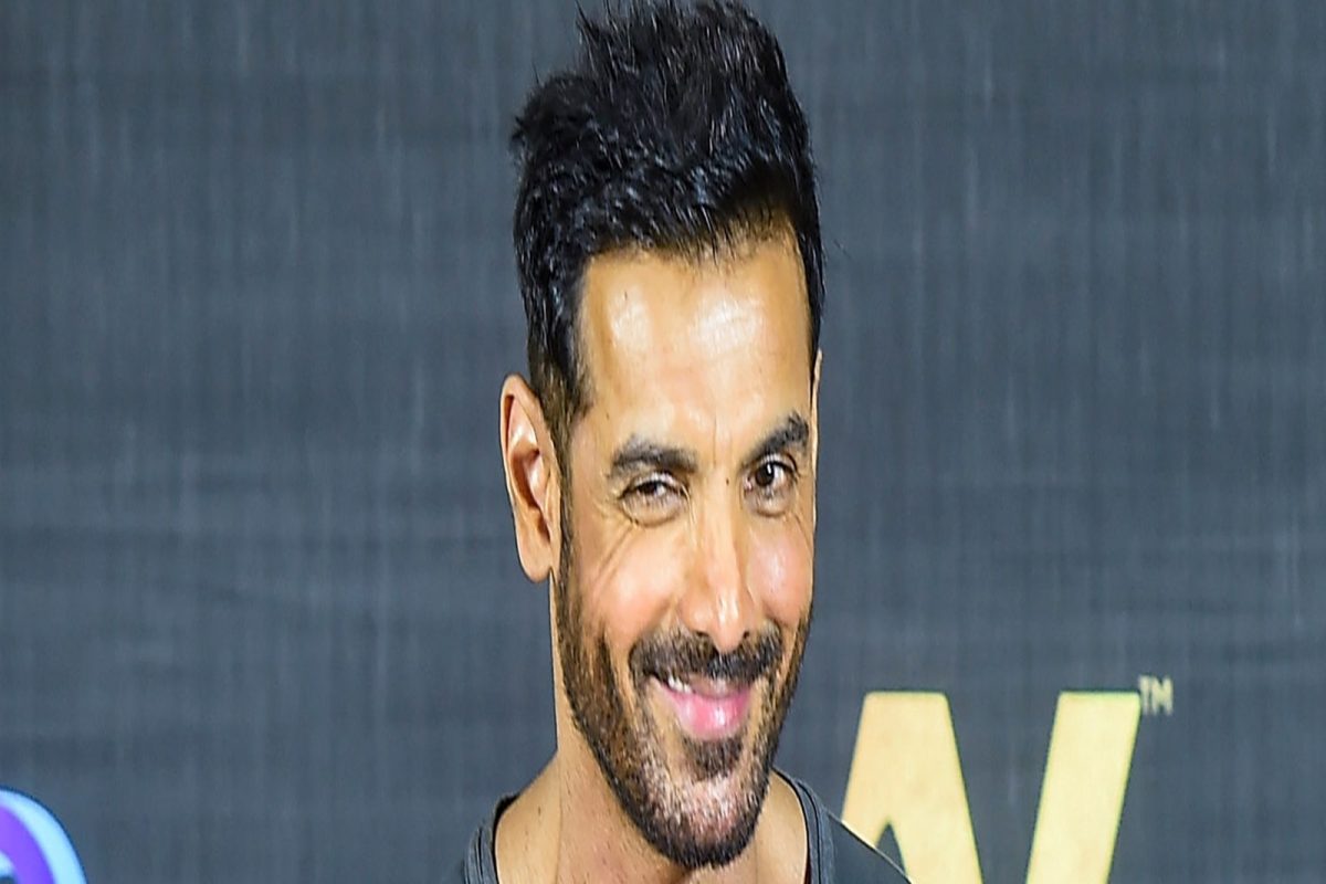 जॉन अब्राहमचं Insta अकाउंट हॅक? Delet झाल्या सर्व पोस्ट