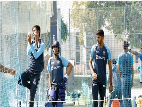 अंडर-19 आशिया कपमध्ये (Under 19 Asia Cup) पाकिस्तानने भारताचा (India vs Pakistan) अखेरच्या बॉलवर पराभव केला. या सामन्यात पाकिस्तानने 2 विकेटने विजय मिळवला. पराभव झाला असला तरी भारताला या सामन्यातून चार हिरो मिळाले आहेत.