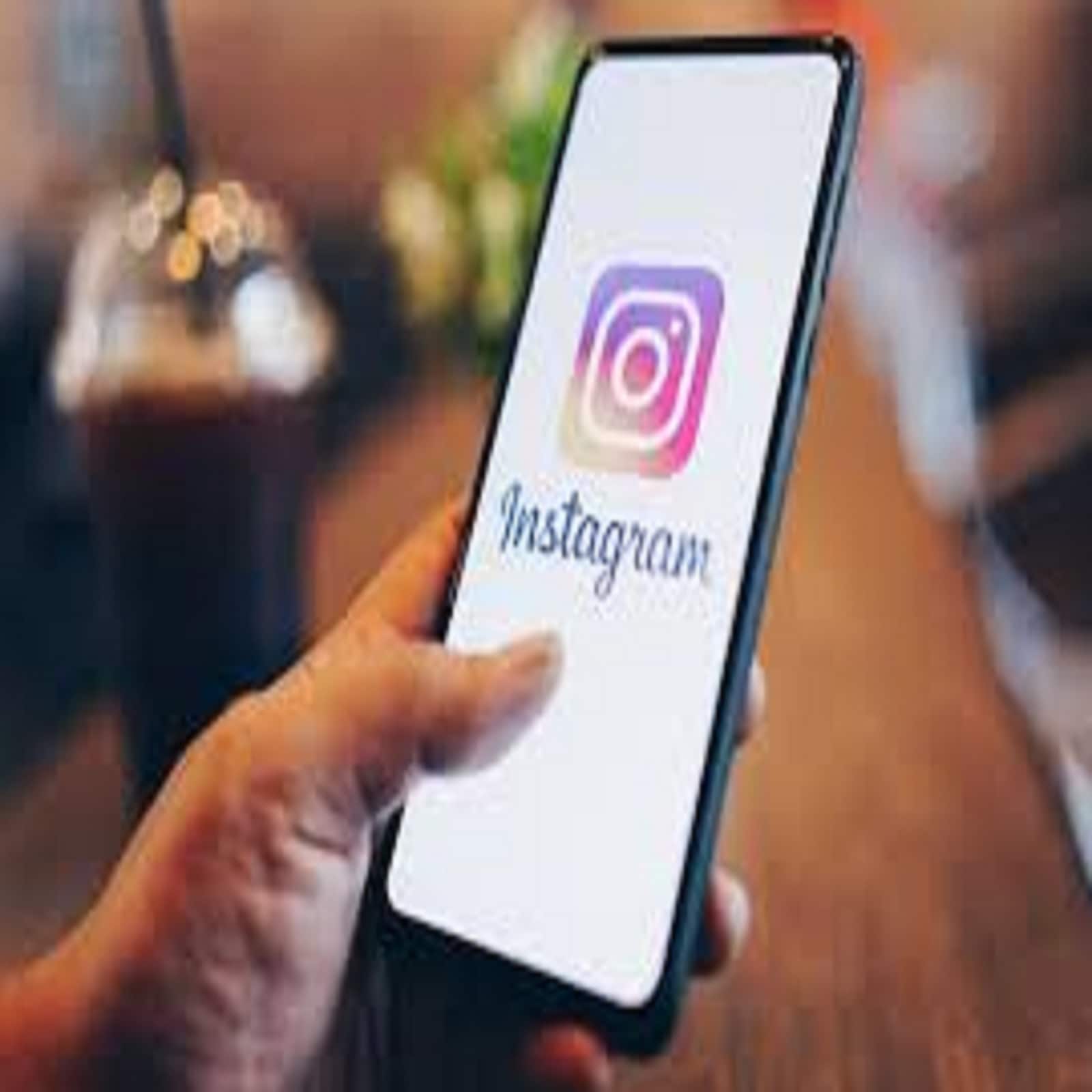 वरील पद्धतीने Instagram Stories पाहायच्या नसतील, तर आणखी एक प्रकार आहे.