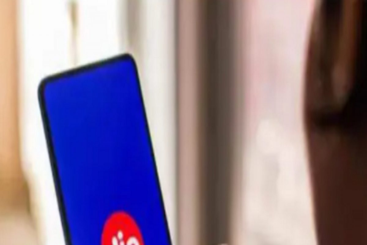 100 रुपये स्वस्त झाला Jio चा हा Recharge Plan, एक वर्षासाठी Disney+ Hotstar सब्सक्रिप्शन फ्री