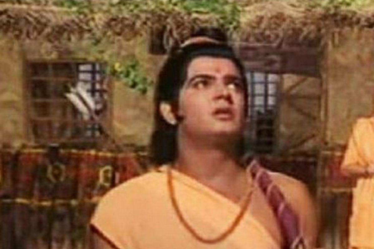 अभिनेत्रीचे वय लपवण्यासाठी हिरोला करावं लागत असे हे काम, 'रामायण'च्या 'लक्ष्मणा'ने केली बॉलिवूडची पोलखोल