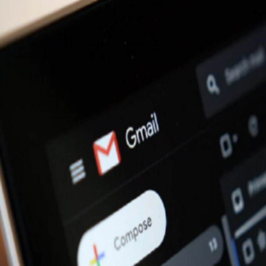 आता Gmail Inbox मध्ये कोणताही मेसेज ओपन करा. 