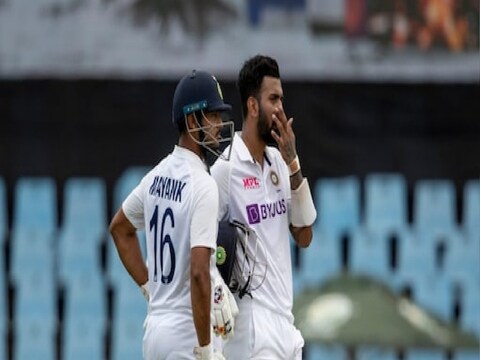 भारत विरुद्ध दक्षिण आफ्रिका (India vs South Africa) यांच्यातील सेंच्युरियन टेस्टच्या पहिल्या दिवशी टीम इंडियानं दमदार सुरूवात केली आहे. या खेळाचे प्लॅनिंग टीम इंडियाचा हेड कोच राहुल द्रविडने (Rahul Dravid) केले होते. 