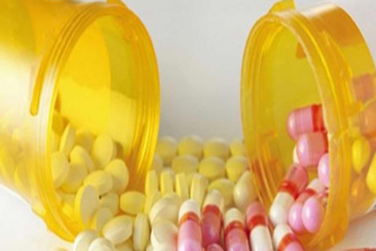 कॅप्सुल वेगवेगळ्या रंगांच्या का असतात? पोटात गेल्यावर वरच्या आवरणाचं काय होतं?