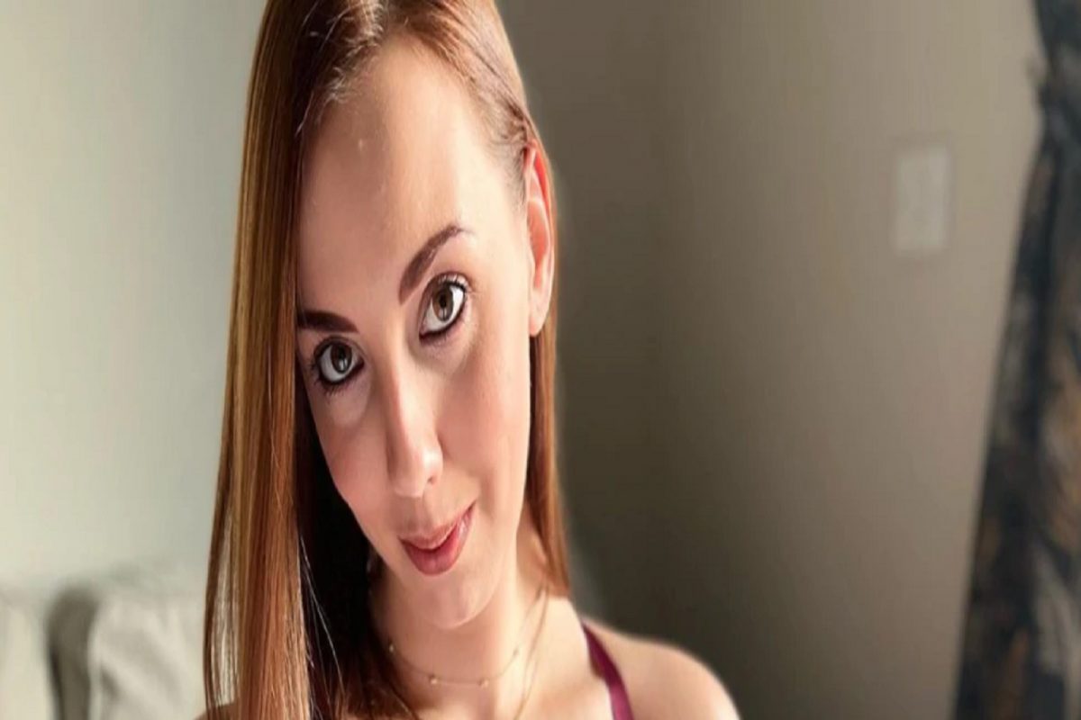 Free मध्ये पूर्ण करणार तुमची इच्छा; Adult Model कडून फॅन्ससाठी खास Christmas gift