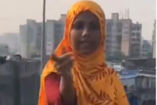 Real-life 'Gully Boy'; मुंबईतील रिक्षाचालकाच्या रॅपर मुलीचा युट्यूबवर कल्ला