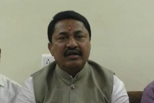'भाजपने राज्यपाल भगतसिंग कोश्यारी यांच्या पाठीमागे राहून विधानसभा अध्यक्षपदाची निवडणूक पुढे ढकलली. हा प्रकार संपूर्ण महाराष्ट्राने पाहिला आहे. 