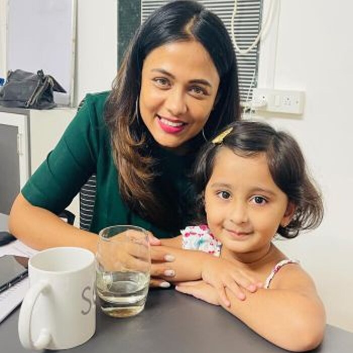 अभिनेत्रीने हे फोटो शेअर करताच, चाहत्यांनी भरभरून लाईक्स आणि कमेंट्स द्यायला सुरवात केली आहे. 