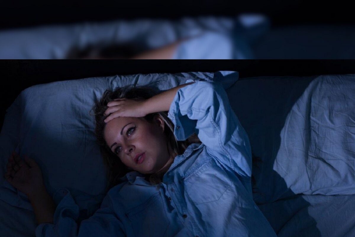 Alert! तुम्हालाही रात्री होतोय का असा त्रास? हे Omicron symptoms आहे, बिलकुल दुर्लक्ष करू नका