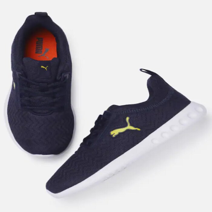 Myntra वर अनेक ब्रँडेड शूजवर जबरदस्त सूट मिळते आहे. Puma, Nike सारखे ब्रँडेड शूज स्वस्तात घरी आणण्याची संधी मिळू शकते. Puma Unisex Blue Textile Yuri IDP Running Shoes केवळ 85 रुपयांत घरी आणता येतील.