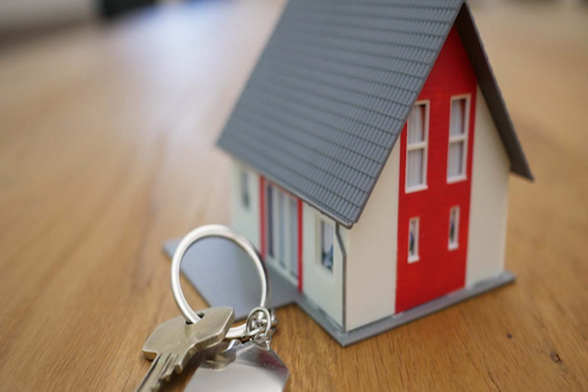 भाड्याच्या घरात राहताना अनेक अडचणींचा तोंड द्यावे लागते.