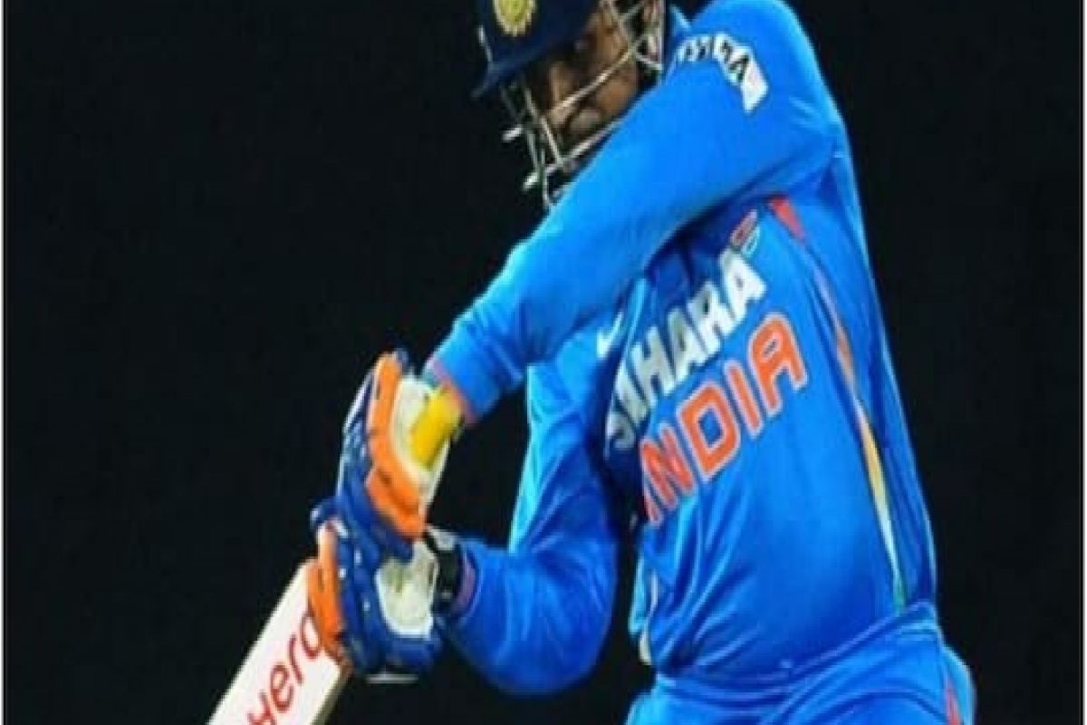 वेस्ट इंडिजवर बरसले 'वीरू'चे 'शोले', सचिन तेंडुलकरलाही टाकले मागे