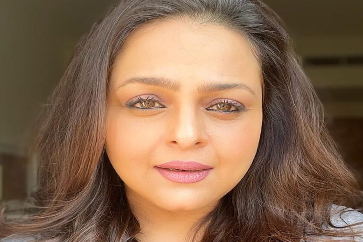 शिल्पा शिरोडकरला कोरोनाची लागण ; पोस्ट शेअर करत दिली माहिती