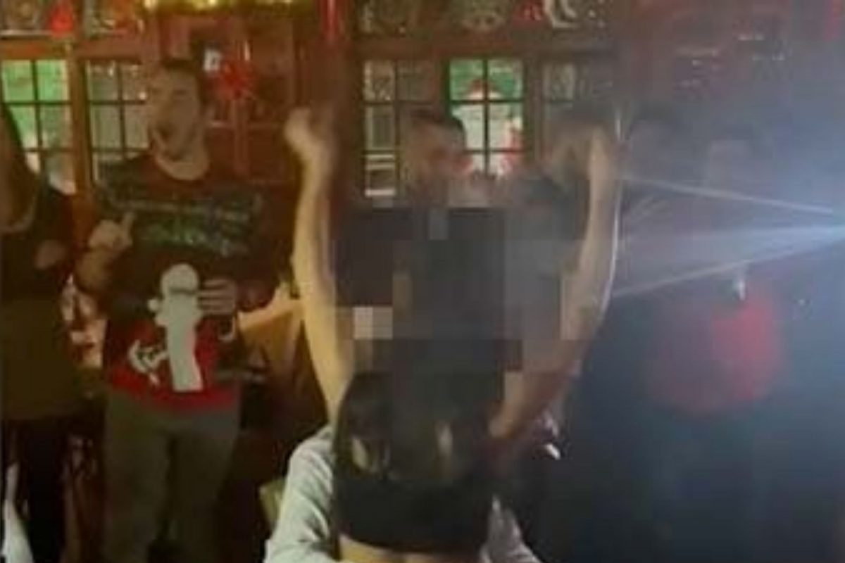 Shocking Video : पार्टीमध्ये महिला पोलिसाचा बड्या अधिकाऱ्यासोबत अश्लील डान्स