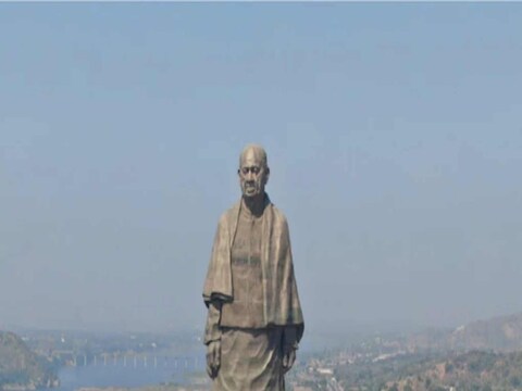 Sardar Vallabhbhai Patel , Mahtma Gandhi , Sardar Vallabhbhai Patel Death Anniversary , Vallabhbhai Patel , Sardar Patel, marathi news, सरदार पटेल, लोहपुरुष, महात्मा गांधी, 
