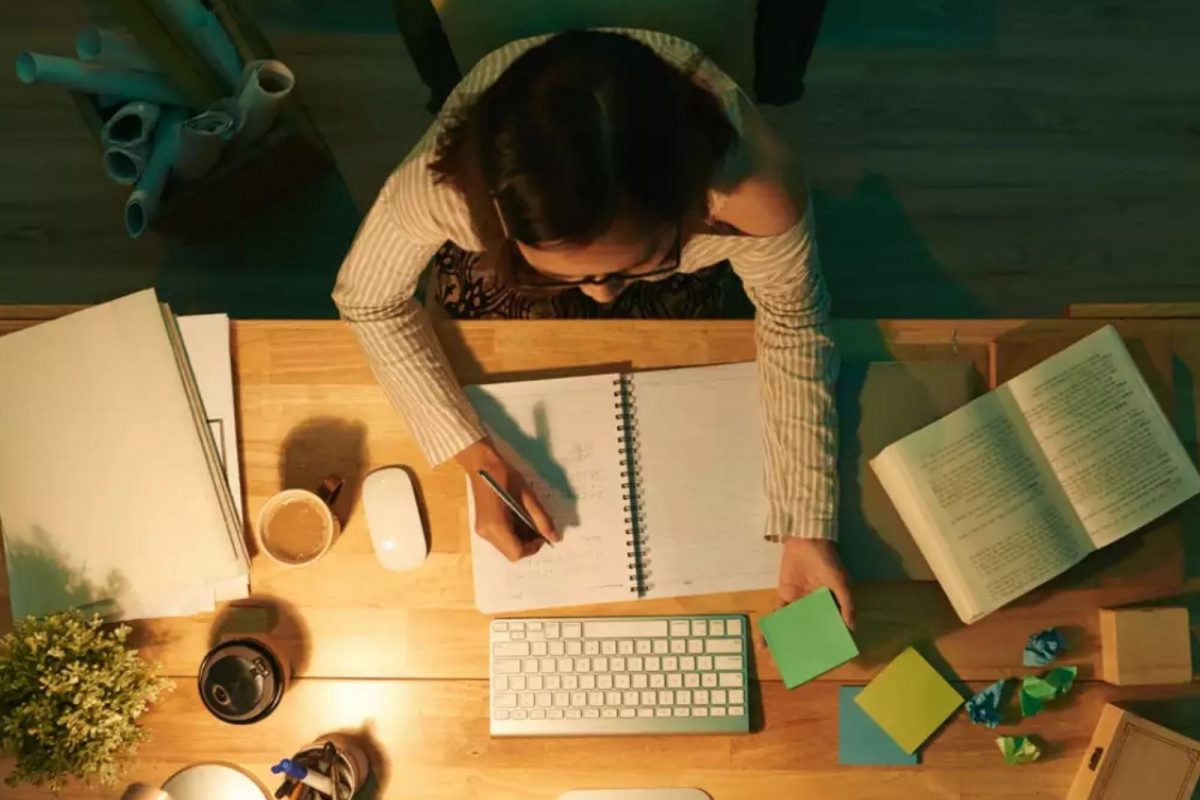 3. स्टडी रूमचे दार पूर्व, उत्तर किंवा पश्चिम दिशेला लावावे.