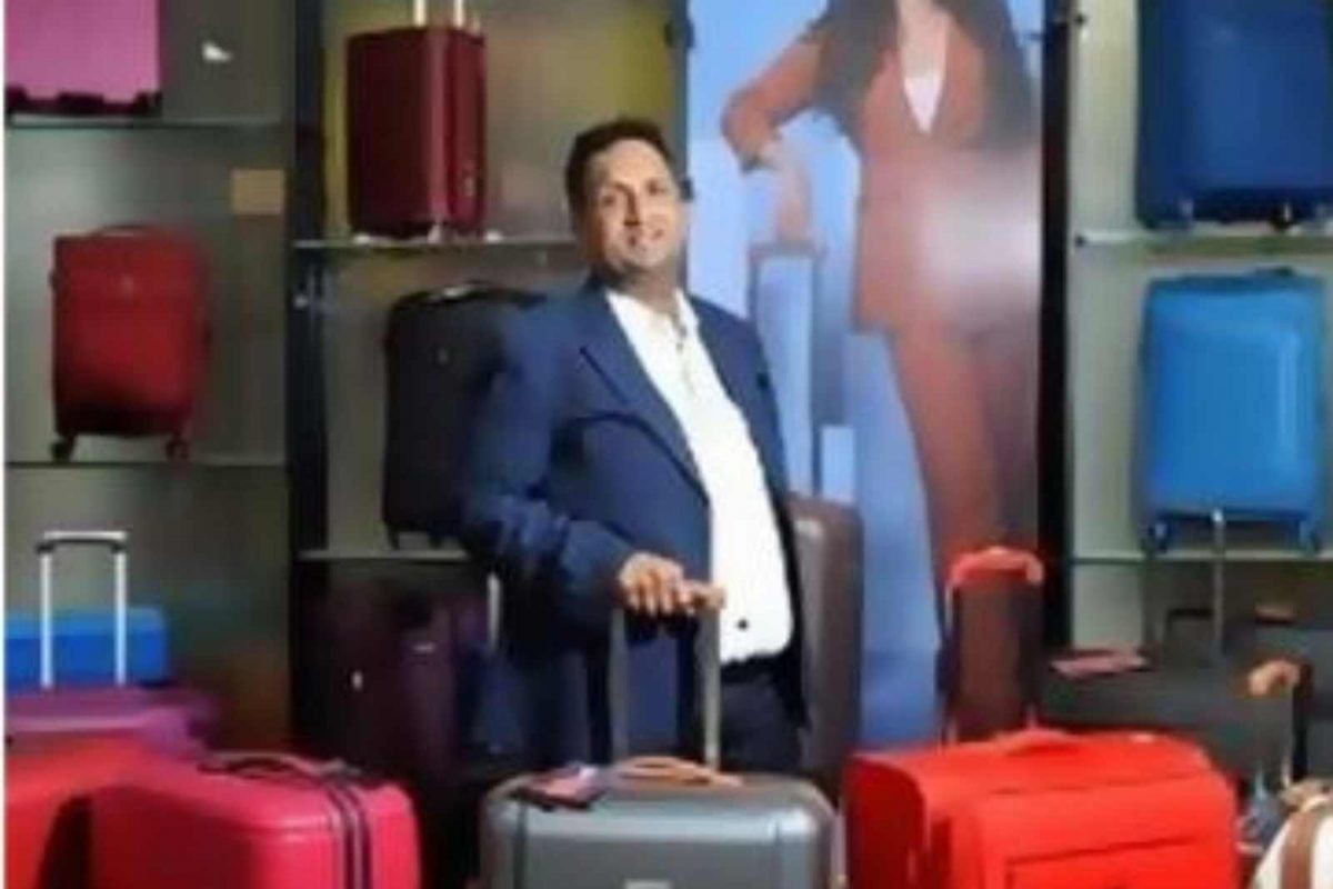 मुंबईच्या रस्त्यावर बॅग विकणाऱ्या व्यक्तीने कशी उभारली 250 कोटींची कंपनी! काय आहे यशाचं सूत्र?