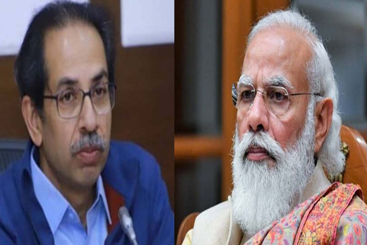 'त्यांची देखभाल कऱण्याचा आम्ही निर्णय घेतला. हेच पुरातत्व खाते औरंगजेबाच्या थडग्याची देखभाल करत आहे,
फडणवीस यांनी तिथे जाऊन बोलावे'