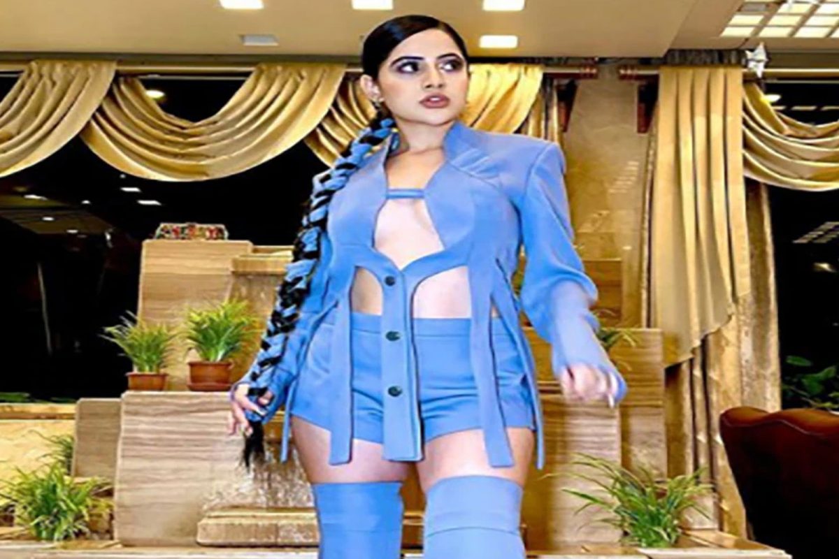 'माझ्याशी लगीन करणार का?' उर्फीच्या अतरंगी कपड्यांवर चाहत्याला जडलं प्रेम