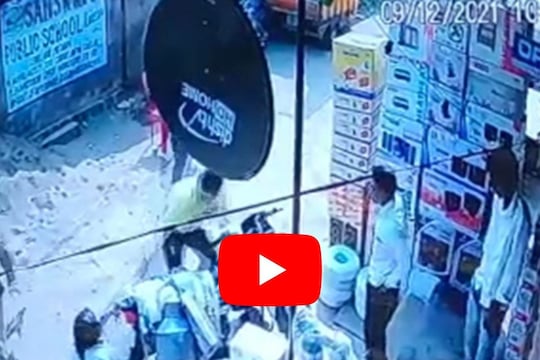 भररस्त्यात दीर कुऱ्हाड घेऊन पळत होता वहिनीच्या मागे; हत्येचा थरारक VIDEO आला समोर