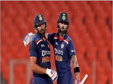 विराट कोहलीला (Virat Kohli) वन-डे टीमच्या कॅप्टन पदावरून काढल्यानंतर नवा वाद निर्माण झाला आहे. टीम इंडियाचे  माजी हेड कोच रवी शास्त्री (Ravi Shastri) यांनी या निर्णयावर मोठं वक्तव्य केलं आहे. 