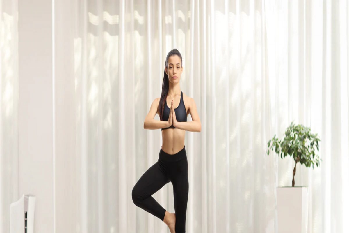 फक्त ही 3 योगासनं करून हेल्दी आणि फीट व्हा; Omicron सारख्या आजारांना दूर ठेवा