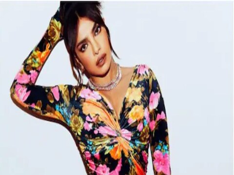 प्रियांका चोप्राचा (Priyanka Chopra) एक जुना व्हिडिओ (Priyanka Chopra Video) सोशल मीडियावर व्हायरल होत आहे. ज्यामध्ये तिच्यासोबत अभिनेता मानव कौल (Manav Kaul) दिसत आहे. 
