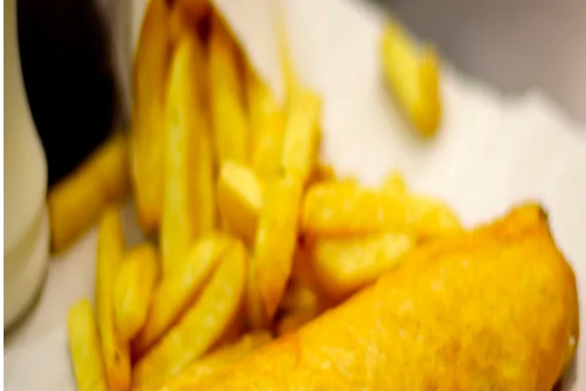 मासे आणि चिप्स विक्रेत्यांना पोलिसांकडून Alert, घडतायत विचित्र गुन्हे