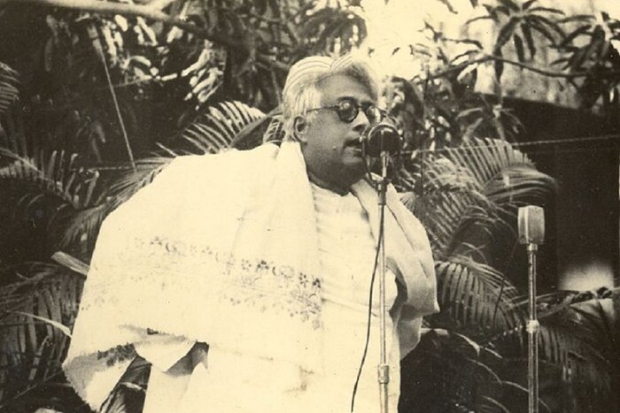 गॅस रेणूंच्या गतीच्या गणितासाठी मॅक्सवेल आणि बोल्ट्समन यांनी एक विशेष आकडेवारी विकसित केली, परंतु अणूच्या आत असलेल्या Subatomic particles ची माहिती समोर आल्यावर ही आकडेवारी अयशस्वी ठरली. सत्येंद्रनाथ बोस यांनी एक नवीन सांख्यिकी शोधून काढली, ज्याला आज Bose Einstein statistics असं म्हटलं जातं.
