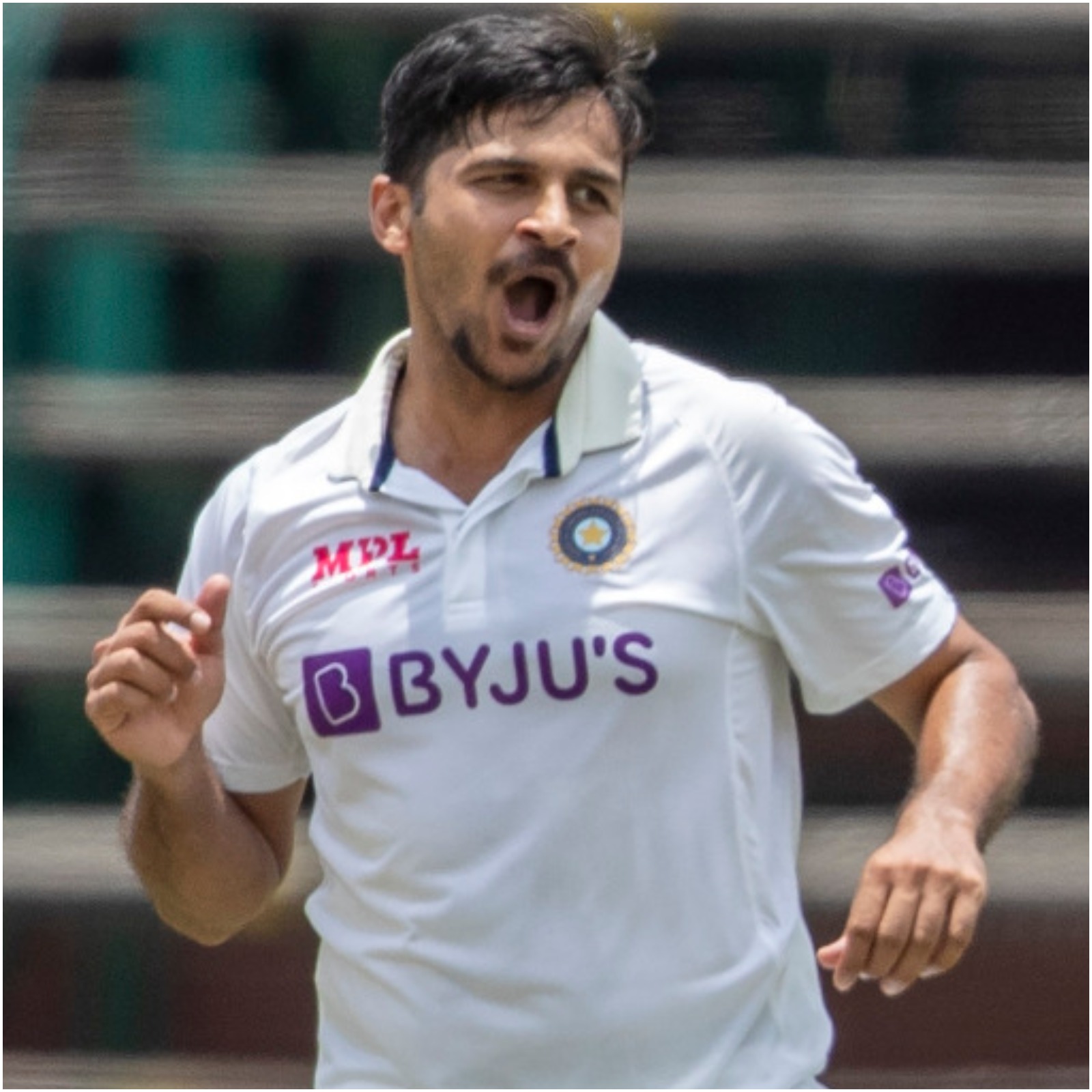 शार्दुल ठाकूरने (Shardul Thakur) मंगळवारी टेस्ट करियरमधली आपली सर्वोत्तम कामगिरी केली आहे. दक्षिण आफ्रिकेविरुद्धच्या दुसऱ्या टेस्टमध्ये (India vs South Africa 2nd Test) त्याने 61 रन देऊन 7 विकेट मिळवल्या आहेत. जोहान्सबर्गच्या वॉन्डरर्स मैदानातली भारतीय बॉलरची ही सर्वोत्तम कामगिरी आहे. 