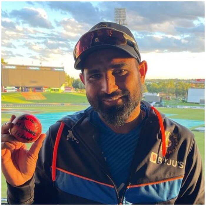 शार्दुल ठाकूर वॉन्डरर्समध्ये सर्वोत्तम कामगिरी करणारा परदेशी बॉलरही झाला आहे. याआधी 2005 साली इंग्लंडचा फास्ट बॉलर मॅथ्यू हॉगार्डनेही 61 रन देऊन 7 विकेट घेतल्या होत्या. याशिवाय इतर कोणत्याही परदेशी बॉलरला इनिंगमध्ये 7 विकेट घेता आल्या नाहीत. 