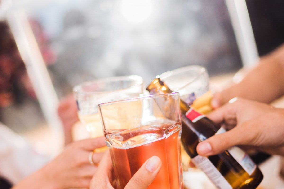 मद्यपान आणि तंबाखू सेवनात महिलांची संख्या वाढली तर पुरुषांच्या संख्येत घट; या राज्यात समोर आली धक्कादायक आकडेवारी