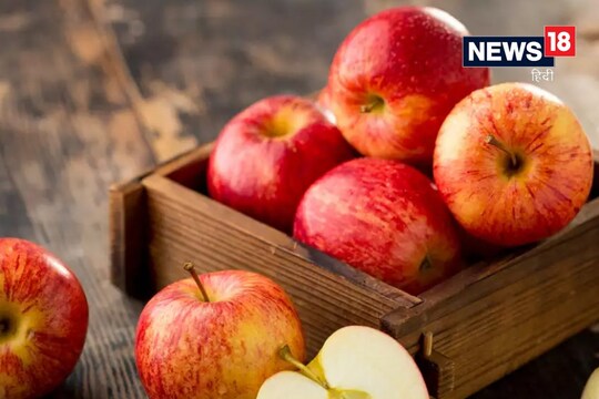 लाल सफरचंद

आरोग्यासाठी रोज एक सफरचंद खाण्याचे फायदे आपल्याला माहीत असतीलच. त्याचबरोबर लाल सफरचंदात आढळणाऱ्या अँटिऑक्सिडंट्स आणि फ्लेव्होनॉइड्ससोबतच फायबरही मुबलक प्रमाणात आढळते. ज्यामुळे कोलेस्ट्रॉल नियंत्रित राहते आणि हृदय-विकारांमध्ये खूप फायदा होतो. यासोबतच आपली पचनसंस्थाही निरोगी राहते. शुगर आणि हायपरटेन्शन या मधुमेहाच्या रुग्णांसाठीही लाल सफरचंद खूप फायदेशीर ठरते.
