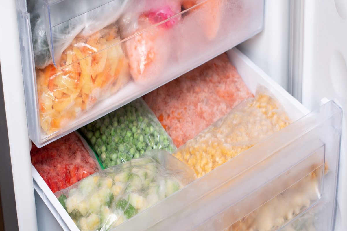How to Store Food in Freezer: घरातील फ्रीजचा असा करा Smart उपयोग; या 5 टिप्स वापरा