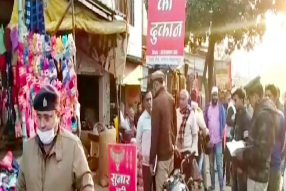 एकतर्फी प्रेमातून तरुणीचा खून, भर रस्त्यात चाकूने भोसकले