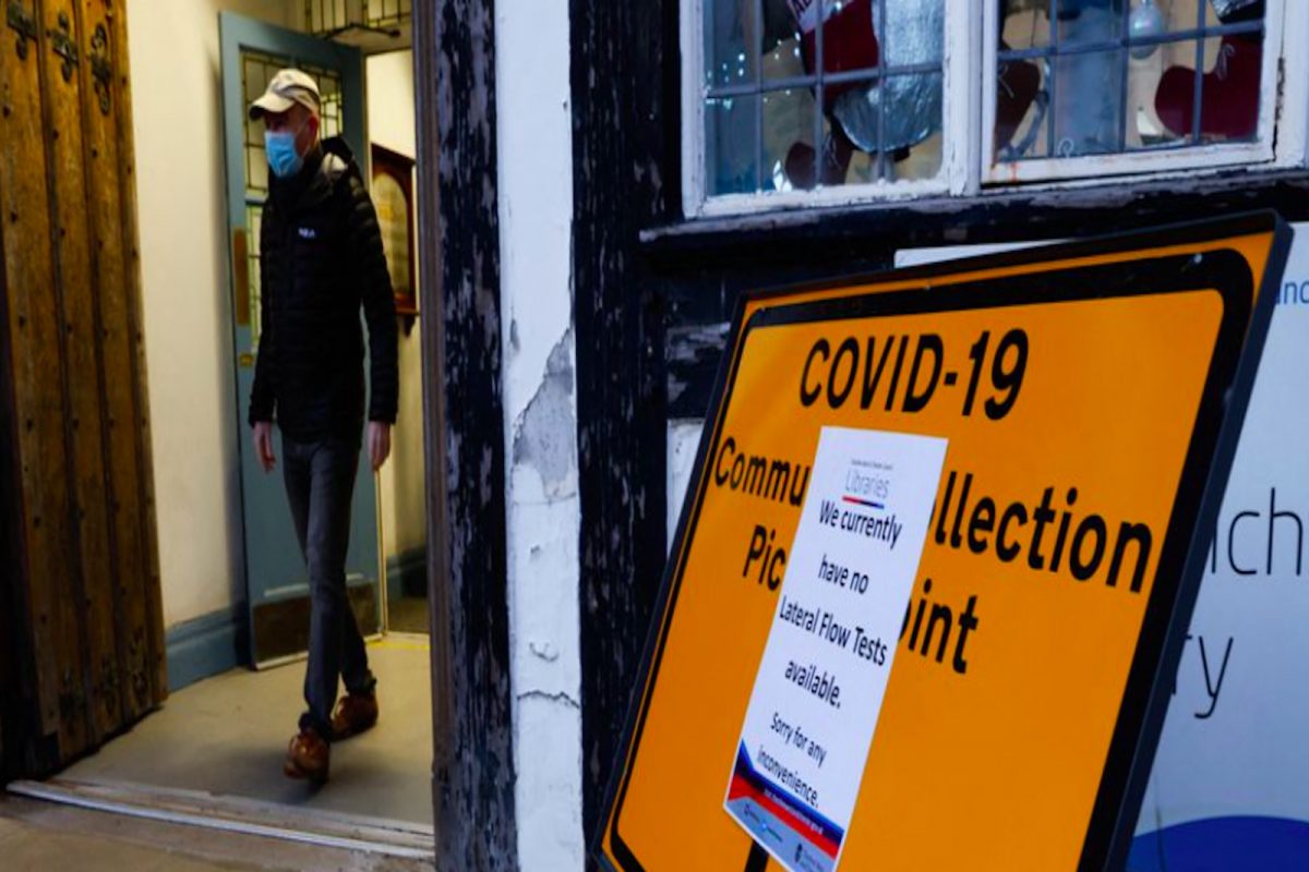 ना शिक्षा, ना दंड! ब्रिटीश गुंडाळतायत Self Isolation चा कायदा