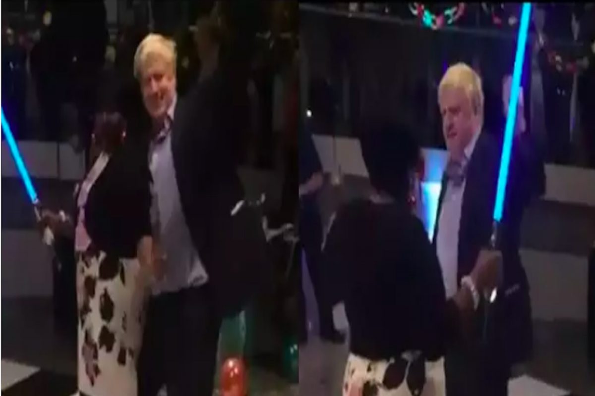 अभी तो पार्टी शुरू हुई है… ब्रिटीश पंतप्रधानांचा ग्लास घेऊन डान्स, VIDEO झाला Viral