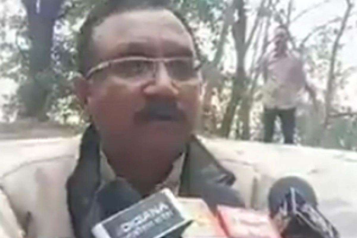 Video : भाजप मंत्र्याने सर्वांसमोर दाखवलं घोरून, बिबट्याच्या हल्ल्याचा किस्सा ऐकताना पोट धरून हसाल!