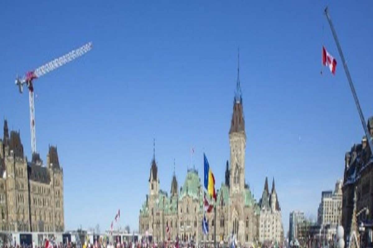 Corona विरोधात आंदोलन पेटलं, पंतप्रधानांच्या निवासस्थानाला आंदोलकांचा वेढा; ट्रूडो यांनी सोडलं घर