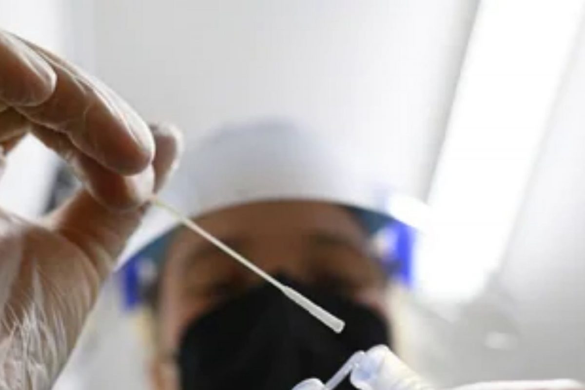 Omicron ची टेस्ट घरी करणे शक्य आहे का? जाणून घ्या, तज्ज्ञांचे मत