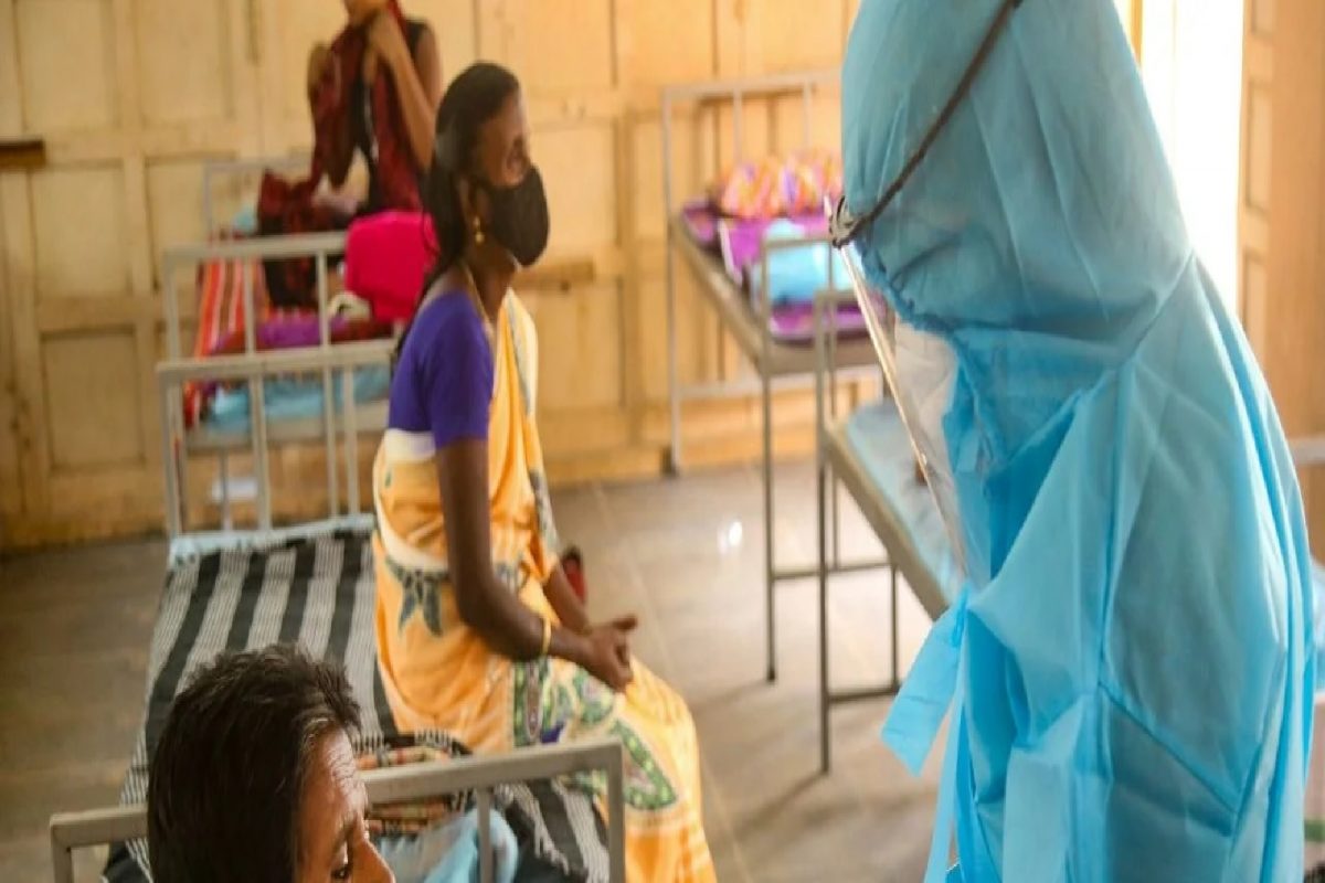 चिंताजनक! कोविड लस न घेतलेले लोक लसीकरण झालेल्यांची ठरतायंत डोकेदुखी - Study