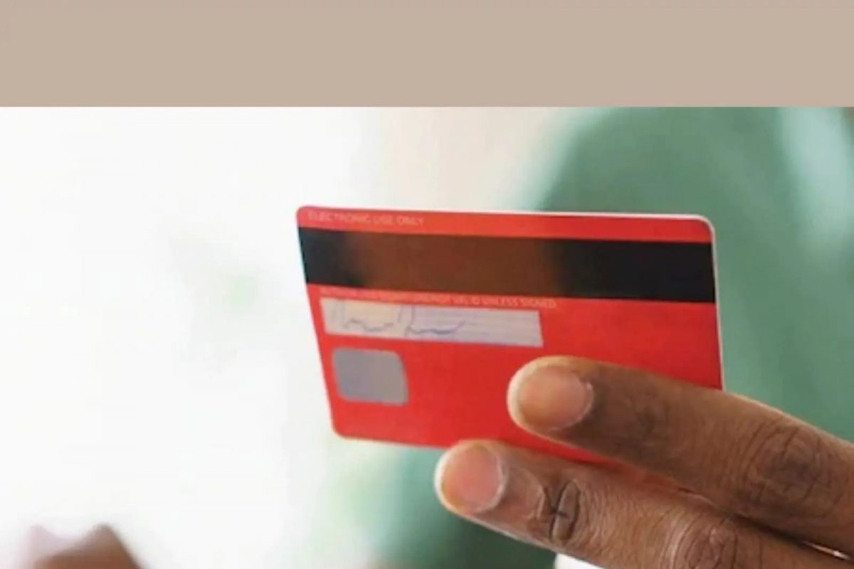 पहिल्यांदा Credit Card घ्यायचा विचार करताय? 'या' पाच क्रेडिट कार्डवरील ऑफर एकदा चेक करा