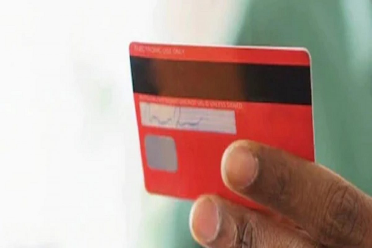 Credit Card बिल थकवू नका, सिबिल स्कोअर वाईट असेल तर कसा कराल दुरुस्त?