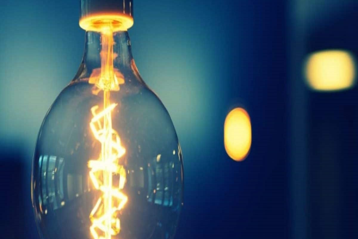 मोठी बातमी ! मुंबईसह ठाण्यातील अनेक भागांत वीज पुरवठा खंडित, दादरमध्ये राज्यपालांच्या कार्यक्रमात बत्ती गुल