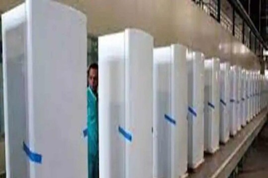 Third wave: कोरोनाच्या तिसऱ्या लाटेमुळे 'या' उत्पादनांच्या साठ्यावर परिणाम! फक्त 15 दिवसांचा स्टॉक शिल्लक