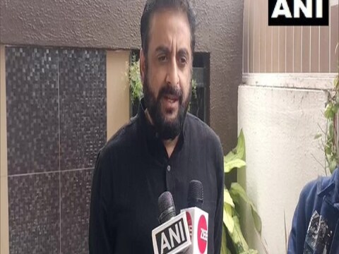 Marathi boards on shops: राज्यातील दुकानांच्या पाट्या आता मराठीत असणार आहेत. राज्य सरकारने घेतलेल्या या निर्णयानंतर विविध प्रतिक्रिया येऊ लागल्या आहेत.