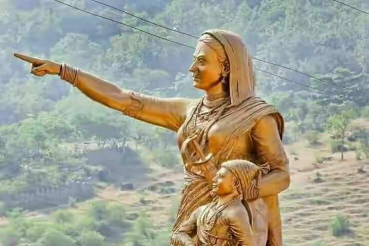 Jijamata jayanti : पतीसाठी माहेरशी कायमचे संबंध तोडणाऱ्या जिजाऊंनी शिवाजी महाराजांना घेऊन कसं उभारलं 'स्वराज्य'