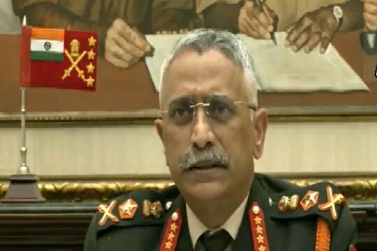 Army Chief Manoj Naravane : 'सीमेवरचा धोका अजून टळलेला नाही', लष्करप्रमुख मनोज नरवणे यांची महत्त्वपूर्ण माहिती